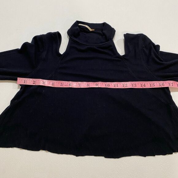 Free People Cutout Mock Neck Long Sleeve Top Black Size L (Cropped Raw Hem) - Picture 4 of 8